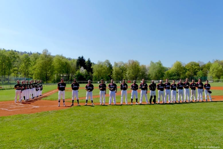 Baseballplatz mit der ersten Mannschaft der Hawks